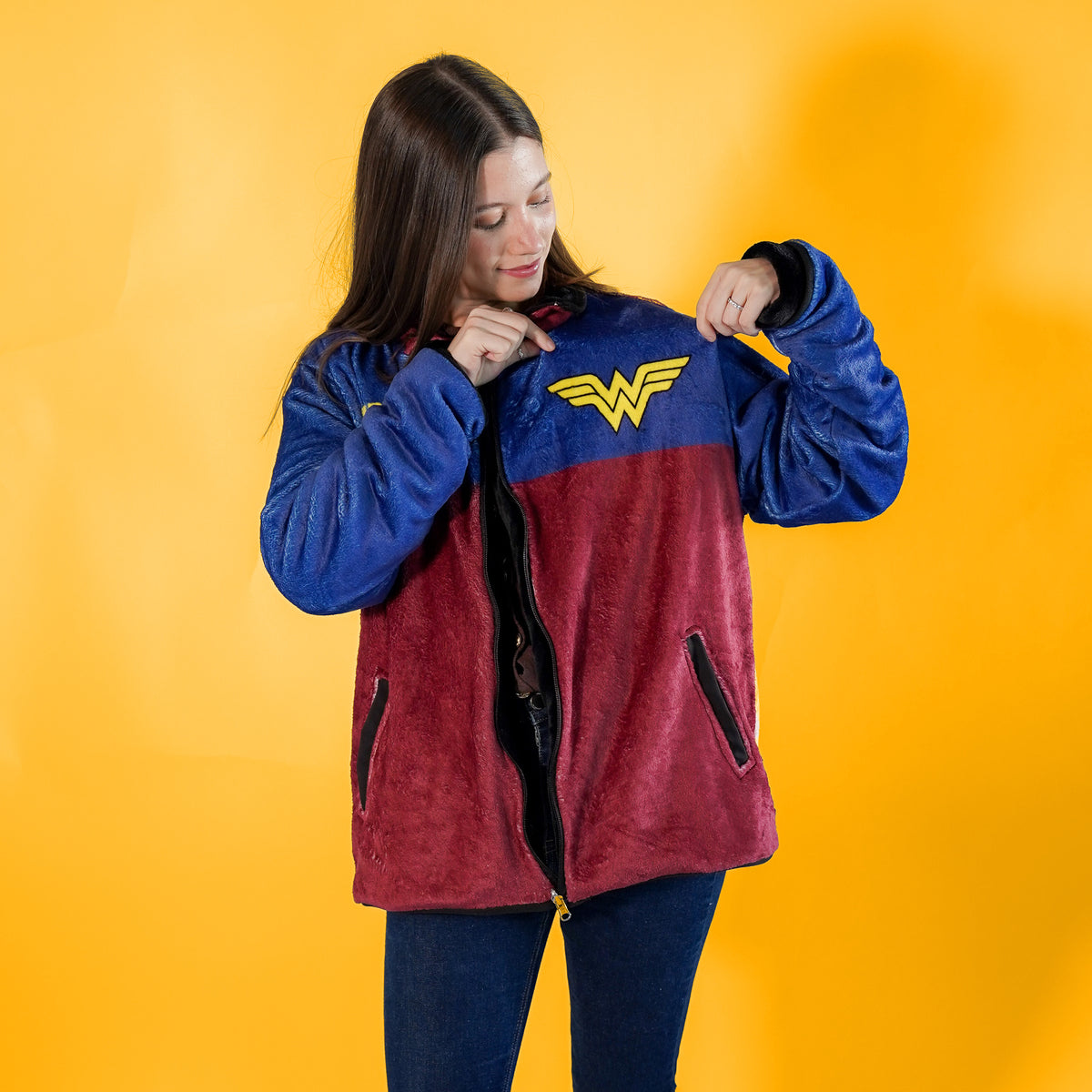 Puff Jacket Wonder Woman Oficial
